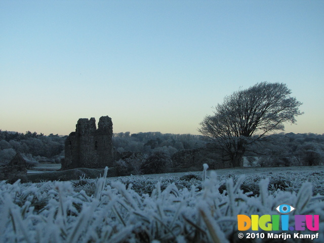 SX17088 Ogmore castle covered in frost